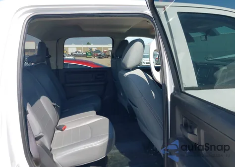 2018 Ram 1500 Ssv 4X4 5'7 Box z USA, uszkodzony, nr VIN 1C6RR7XT9JS318993